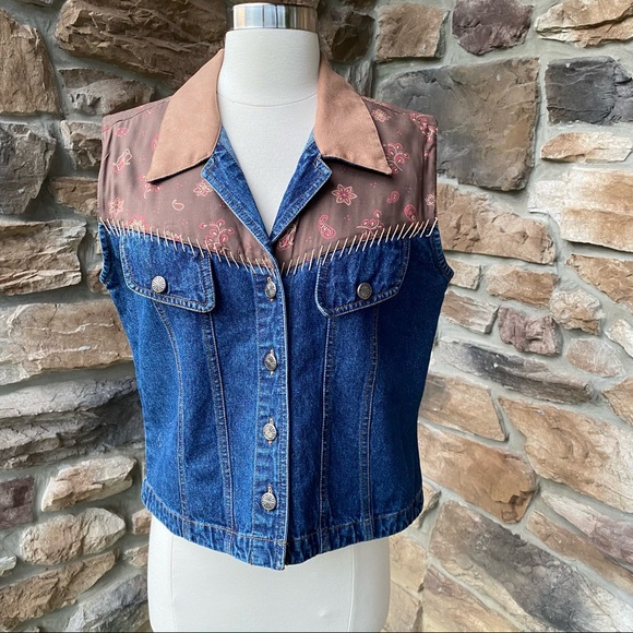 Gordon & James Signature Denim Vest - Picture 2 of 14